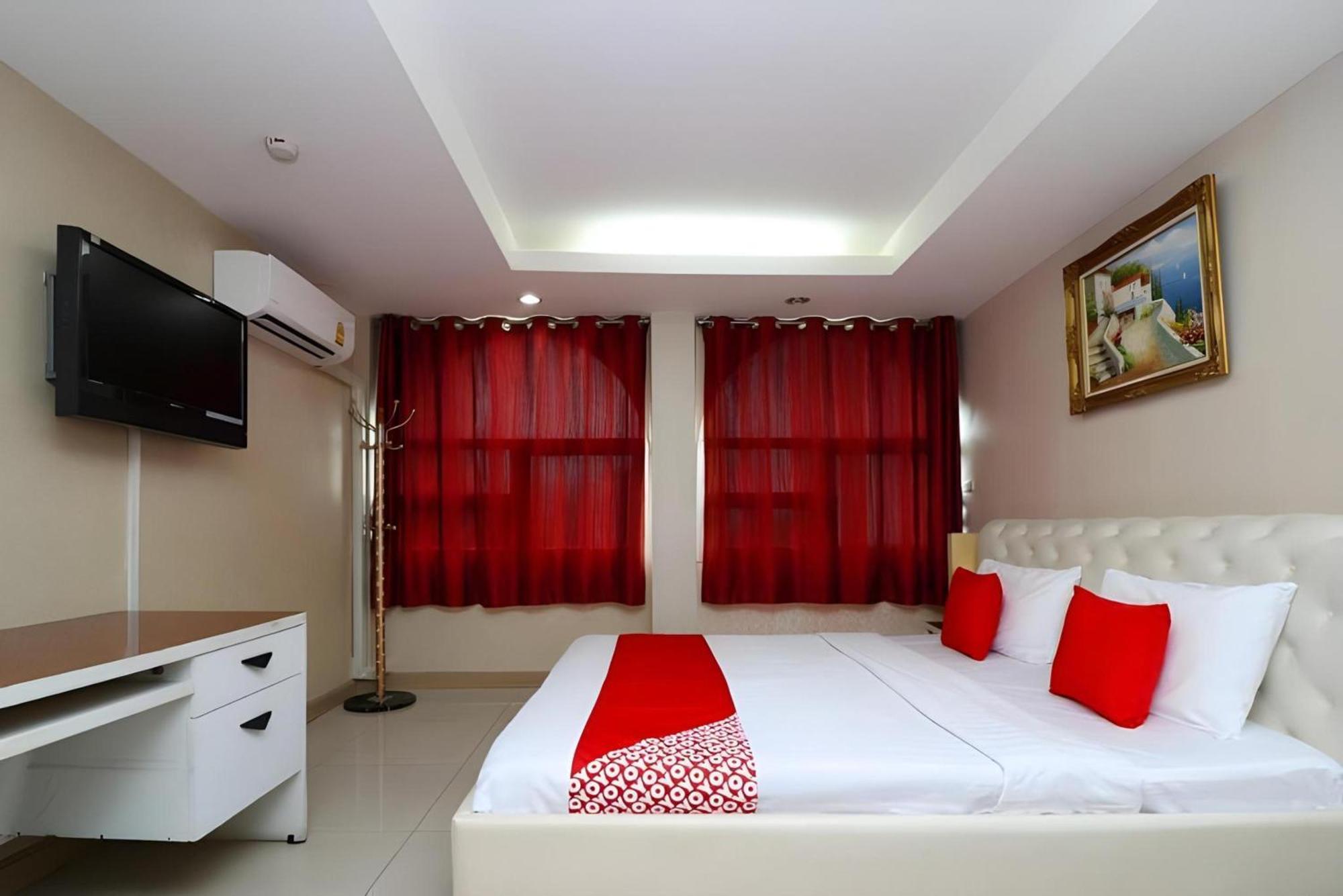 Diamond Residence Silom Bangkok Exterior photo