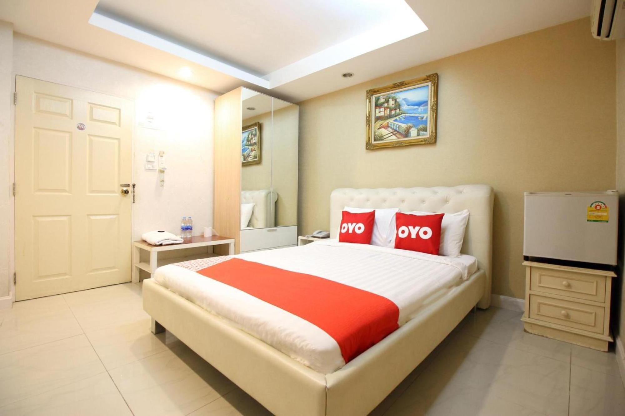 Diamond Residence Silom Bangkok Exterior photo
