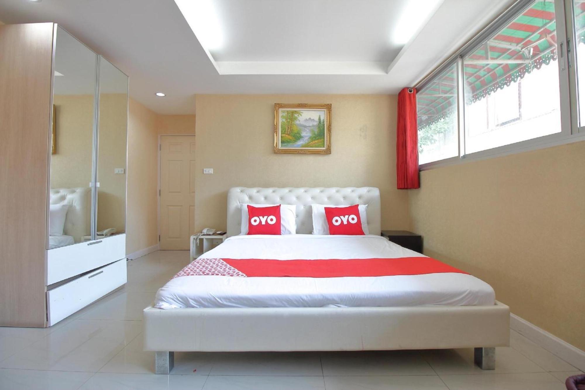 Diamond Residence Silom Bangkok Exterior photo